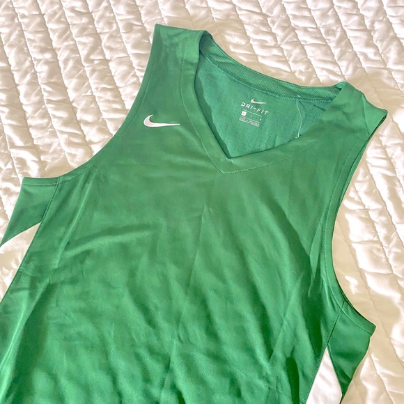 Nike Other - •NIKE• green & white basketball jersey